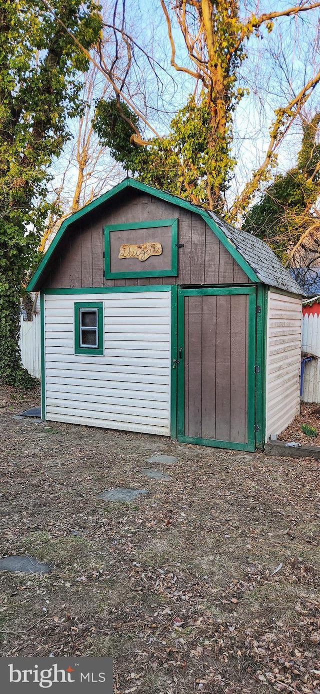 view of outbuilding with an outbuilding