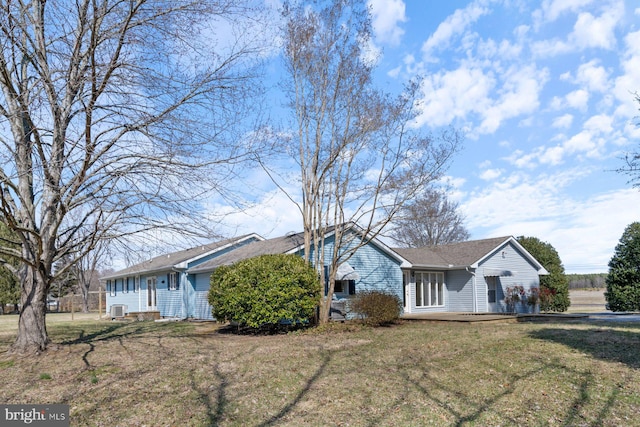 view of front of house with a front yard