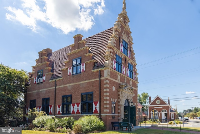 view of building exterior