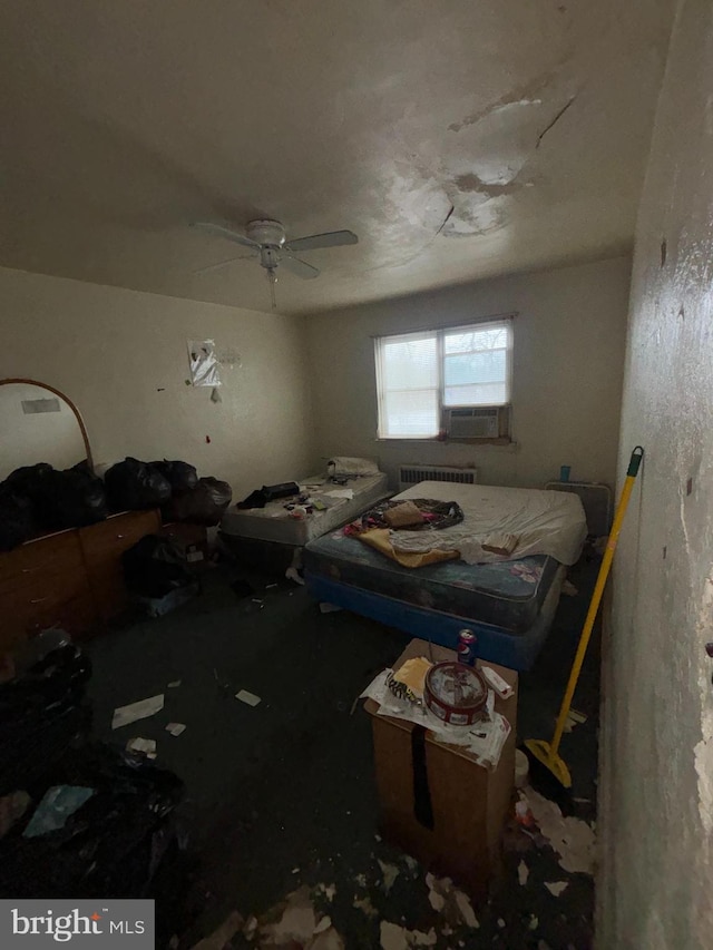 bedroom with ceiling fan