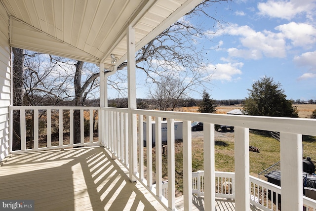 balcony featuring covered porch