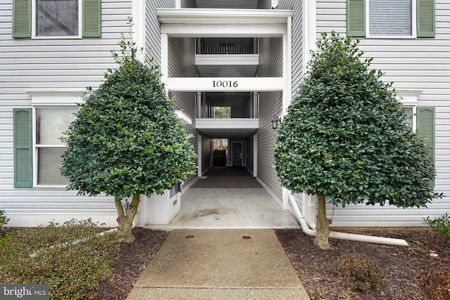 view of property entrance