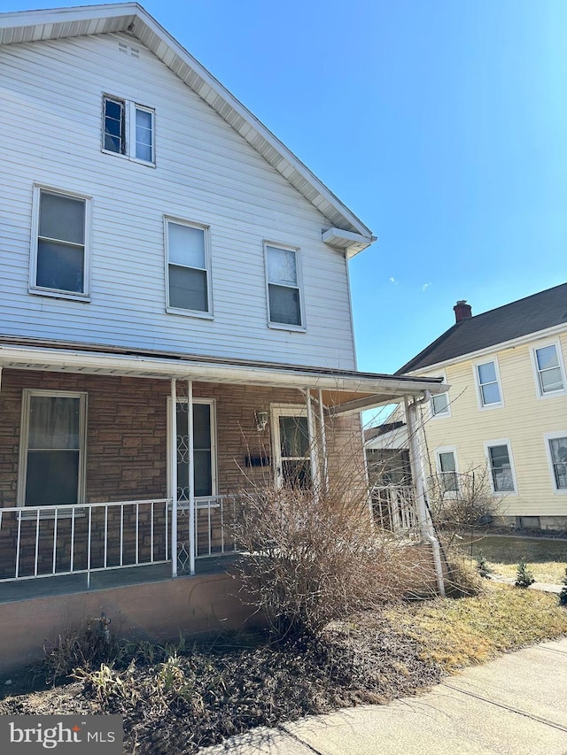 view of front of house featuring covered porch