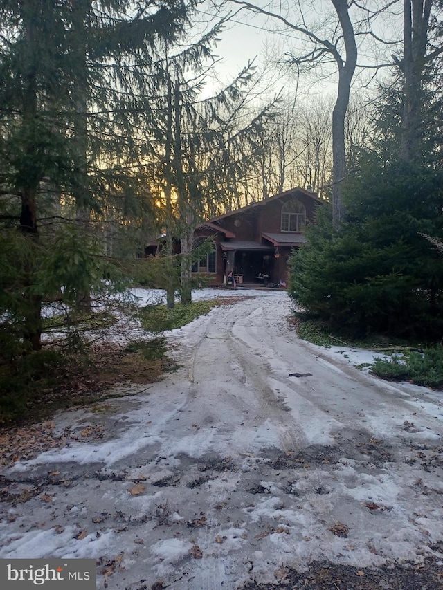 view of front of house featuring driveway