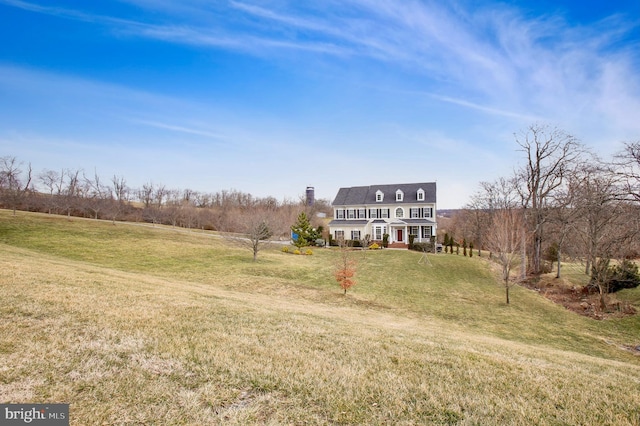 view of yard featuring a rural view