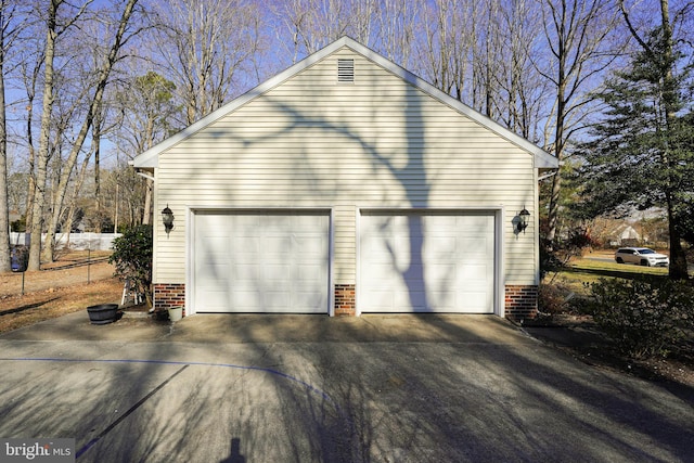 view of detached garage