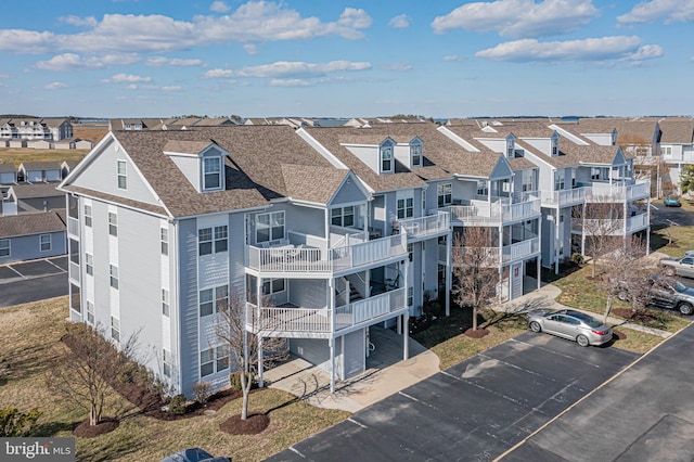 drone / aerial view featuring a residential view