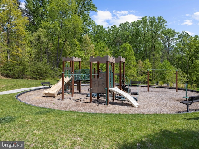 8512 Pine Springs Dr, Severn, MD 21144 - community play area with a yard