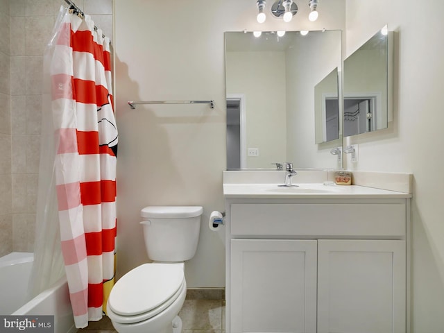 full bathroom featuring baseboards, vanity, toilet, and shower / tub combo with curtain