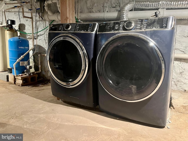 laundry area with laundry area and washing machine and dryer