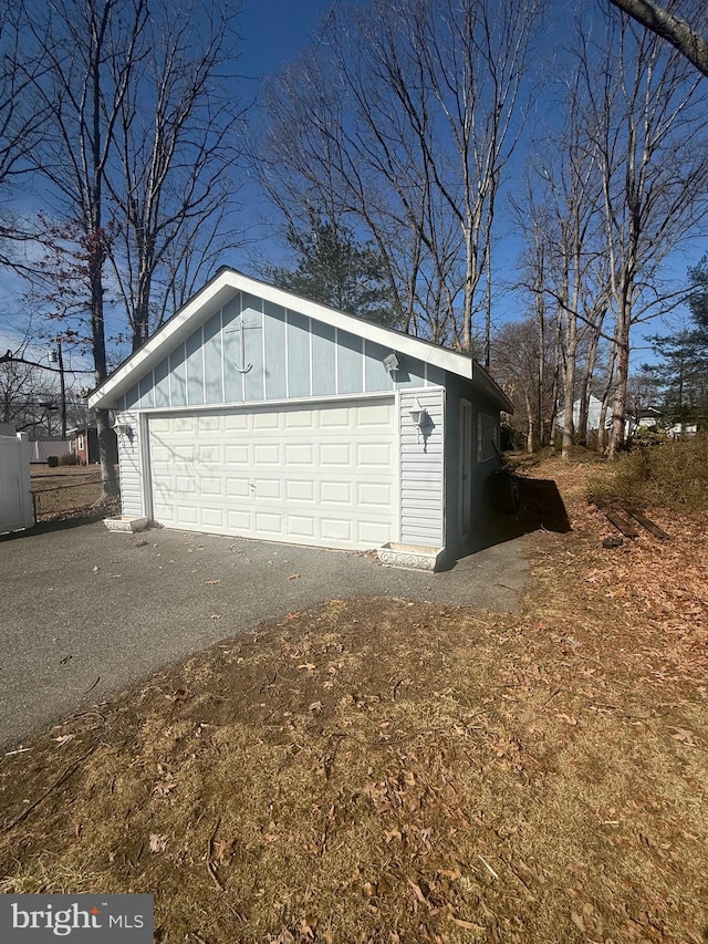 view of detached garage