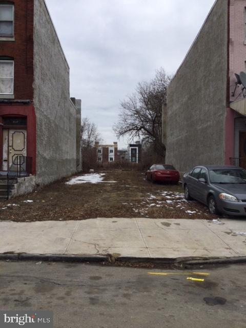 715 N 43rd St, Philadelphia, PA 19104 - exterior space