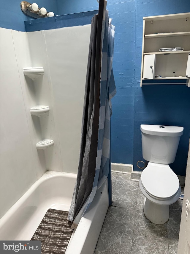 bathroom with toilet and shower / bathtub combination with curtain