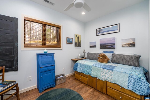 bedroom featuring recessed lighting, visible vents, ceiling fan, wood finished floors, and baseboards