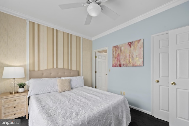 bedroom featuring crown molding, baseboards, and ceiling fan