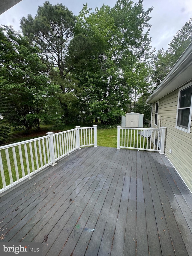22 Alden Ct, Berlin, MD 21811 - wooden terrace featuring a lawn