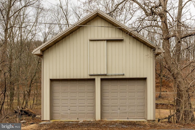 view of detached garage