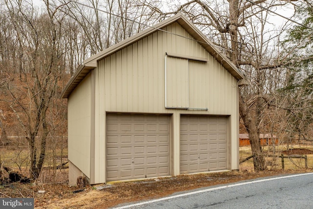 view of detached garage