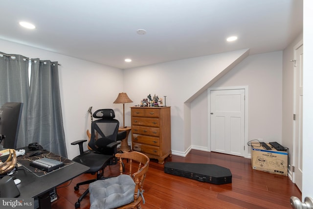 office with baseboards, wood finished floors, and recessed lighting