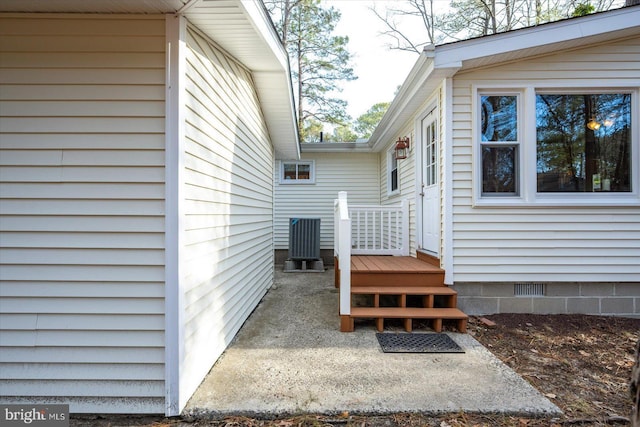 exterior space featuring crawl space