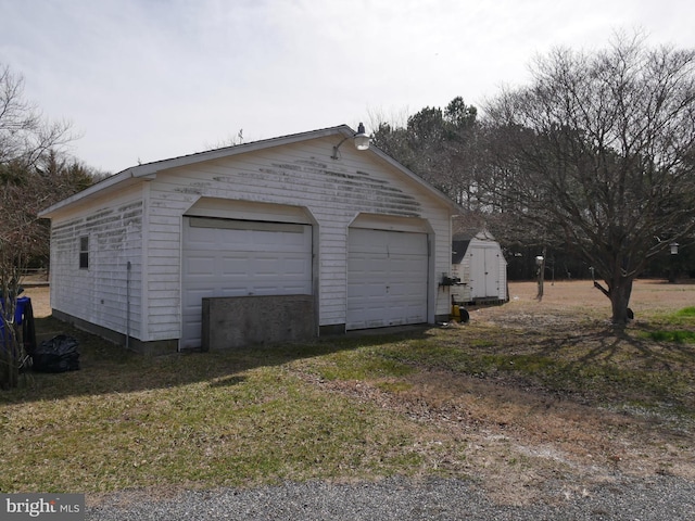 view of detached garage