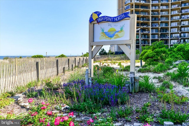 exterior space featuring fence