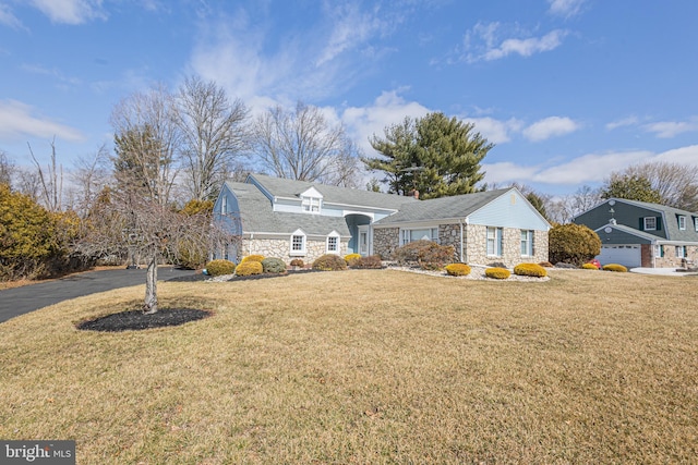 16 Brookside Dr, Holland PA, 18966, 4 bedrooms, 2.5 baths house for sale