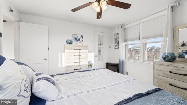 bedroom with ceiling fan