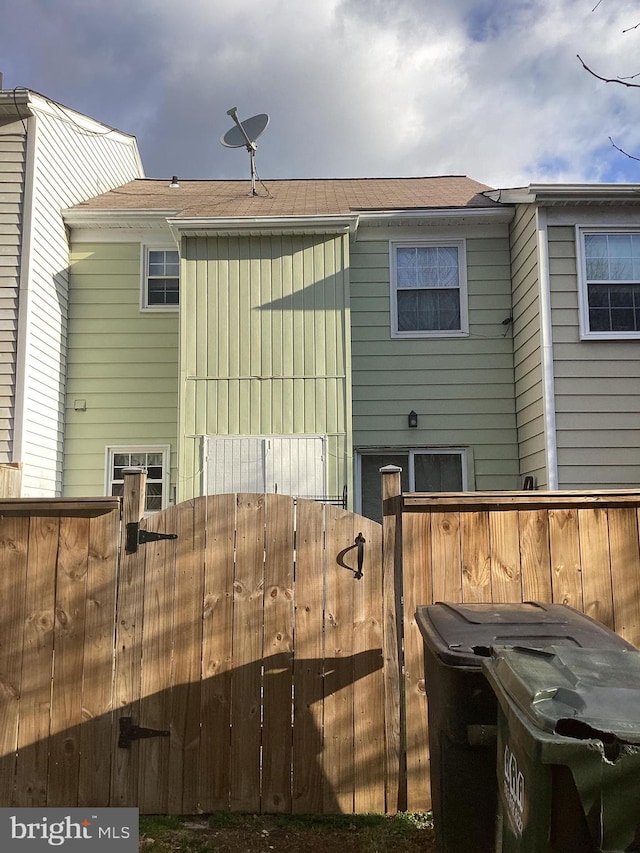 9919 Blake Ln, Oakton, VA 22124 - back of house with fence