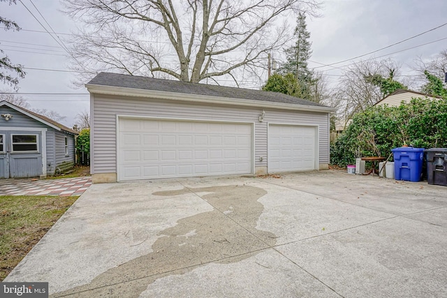 view of detached garage