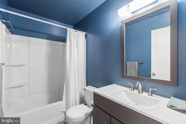 full bathroom featuring vanity, toilet, and shower / tub combo with curtain