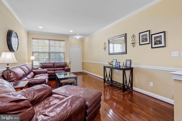 living room featuring recessed lighting, wood-type flooring, crown molding, and baseboards