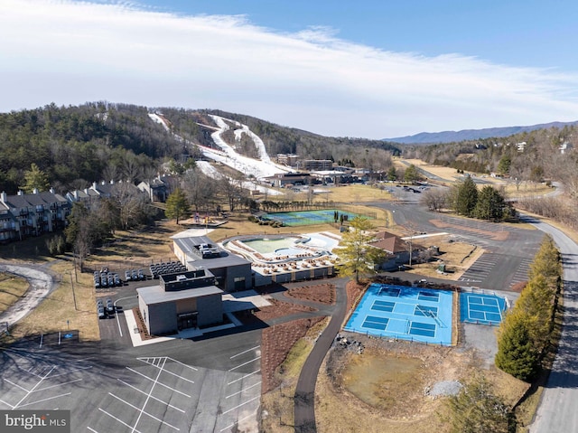 bird's eye view featuring a mountain view