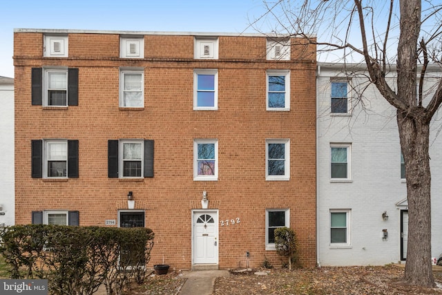 view of front facade with brick siding