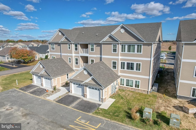 bird's eye view with a residential view