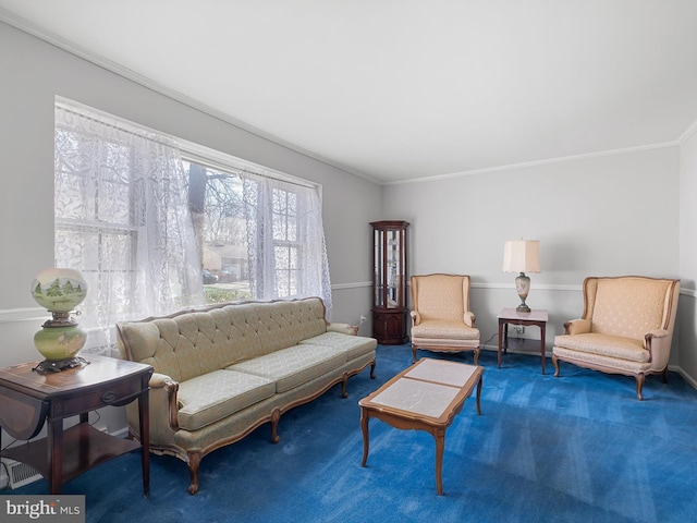 living room featuring carpet floors and crown molding