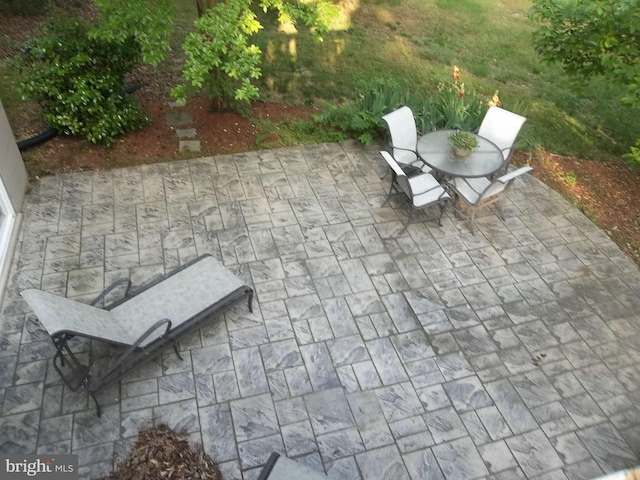 view of patio with outdoor dining space