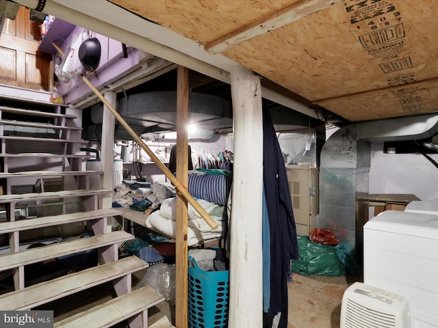 storage area featuring washer / clothes dryer