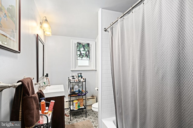 6476 Morris Park Rd, Philadelphia, PA 19151 - full bathroom featuring vanity and toilet