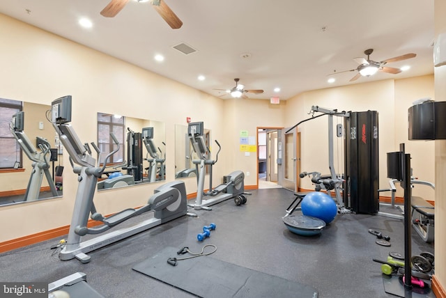 workout area with baseboards, ceiling fan, visible vents, and recessed lighting