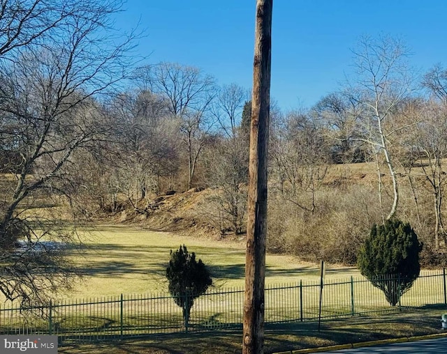 view of yard featuring fence