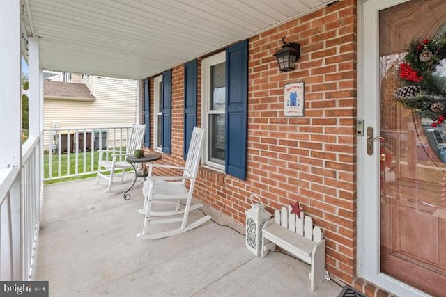 view of patio featuring covered porch