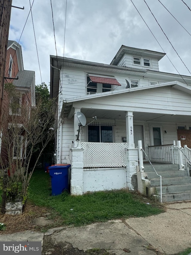 view of front of property with covered porch