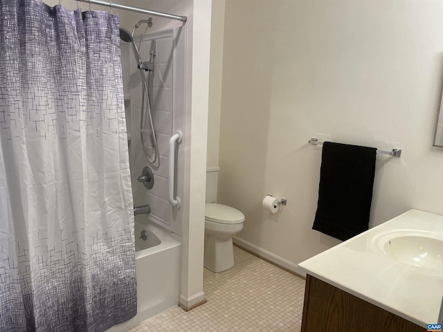 full bath featuring baseboards, toilet, tile patterned flooring, shower / bath combination with curtain, and vanity