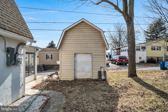 exterior space featuring a shed