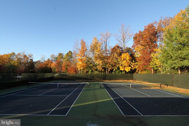 20599 Quarterpath Trace Cir, Sterling, VA 20165 - view of tennis court featuring fence