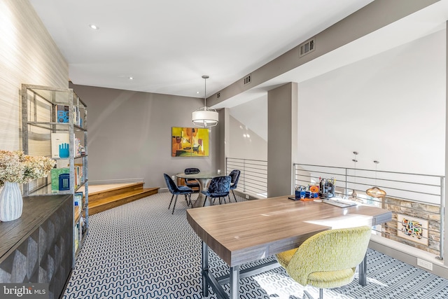 dining space with visible vents, baseboards, and recessed lighting