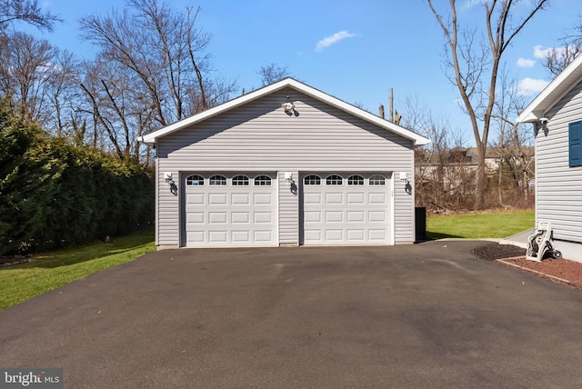 view of detached garage