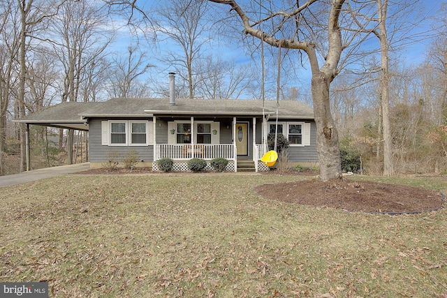 view of front of property featuring driveway, a front lawn, a porch, and an attached carport