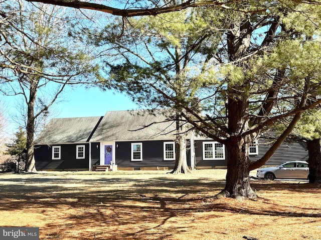 view of front of property featuring entry steps